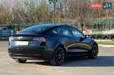 Седан Tesla Model 3 2023 в Киеве