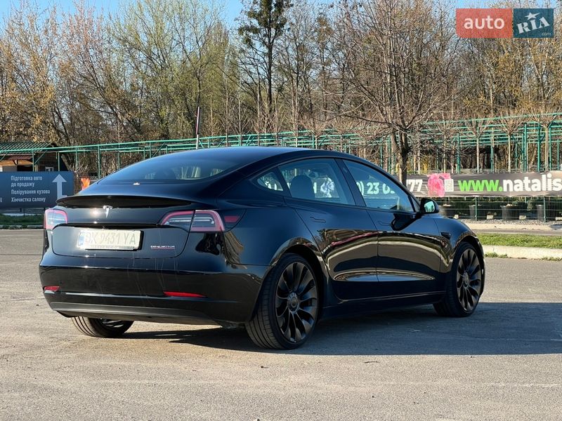 Седан Tesla Model 3 2023 в Киеве