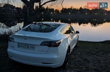 Седан Tesla Model 3 2019 в Киеве