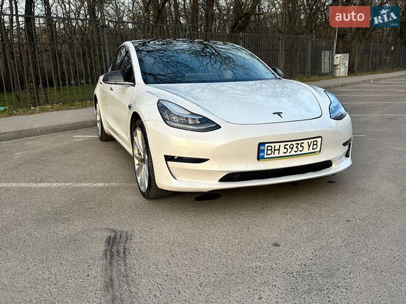 Седан Tesla Model 3 2019 в Одессе