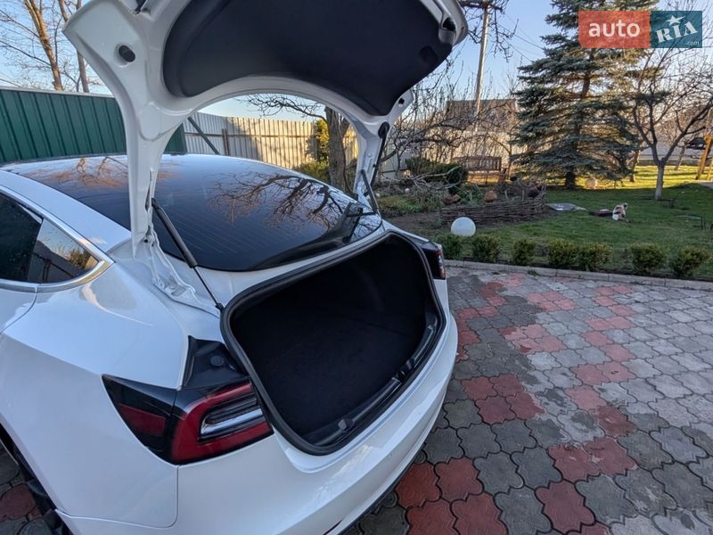 Седан Tesla Model 3 2019 в Киеве фото 43 Седан Tesla Model 3 2019 в Киеве