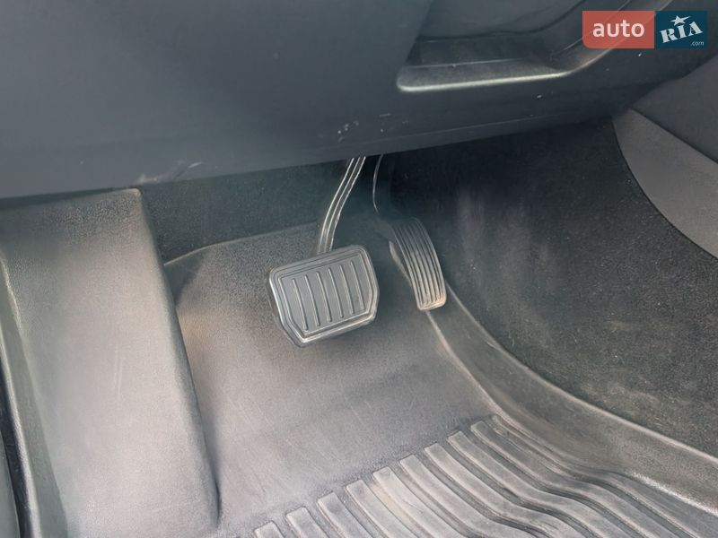 Седан Tesla Model 3 2019 в Киеве фото 50 Седан Tesla Model 3 2019 в Киеве
