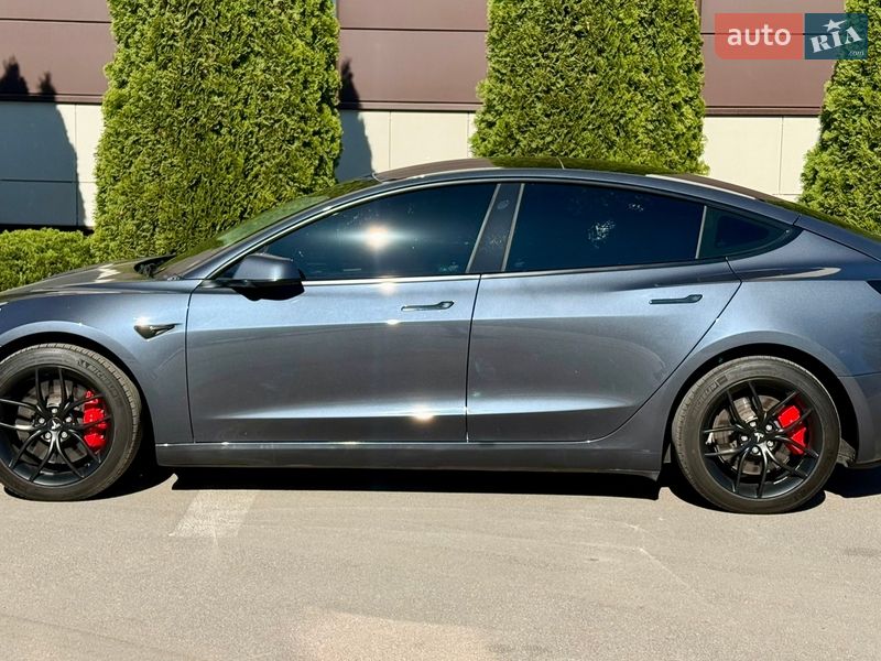 Седан Tesla Model 3 2023 в Дніпрі