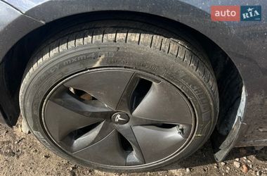Седан Tesla Model 3 2018 в Львові