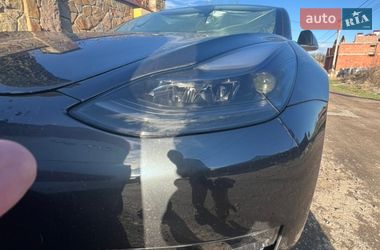 Седан Tesla Model 3 2018 в Львові