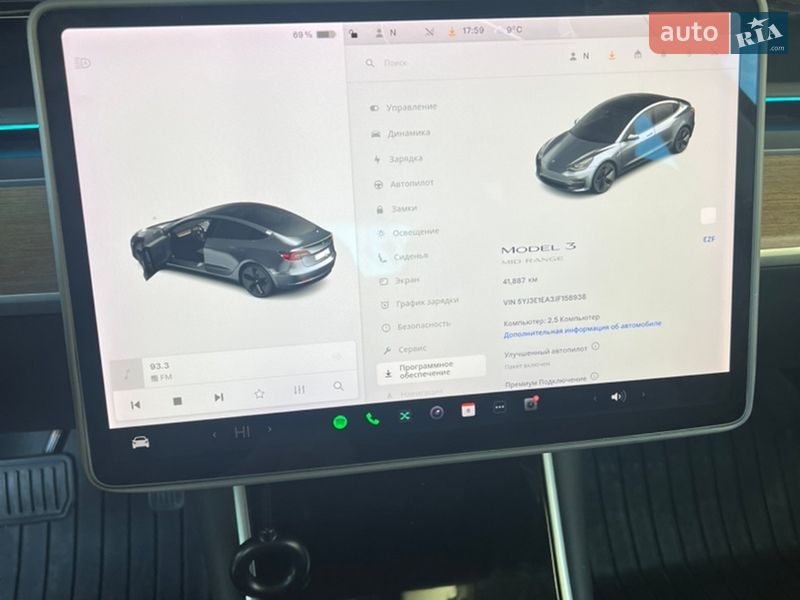 Седан Tesla Model 3 2018 в Львові