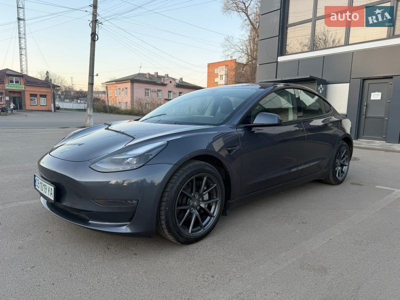Седан Tesla Model 3 2023 в Киеве