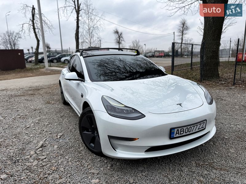 Седан Tesla Model 3 2021 в Виннице