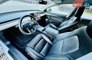 Седан Tesla Model 3 2021 в Виннице