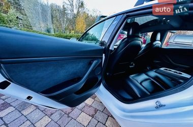Седан Tesla Model 3 2021 в Виннице