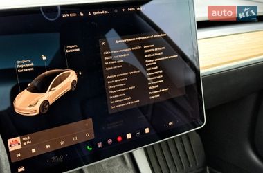 Седан Tesla Model 3 2021 в Виннице