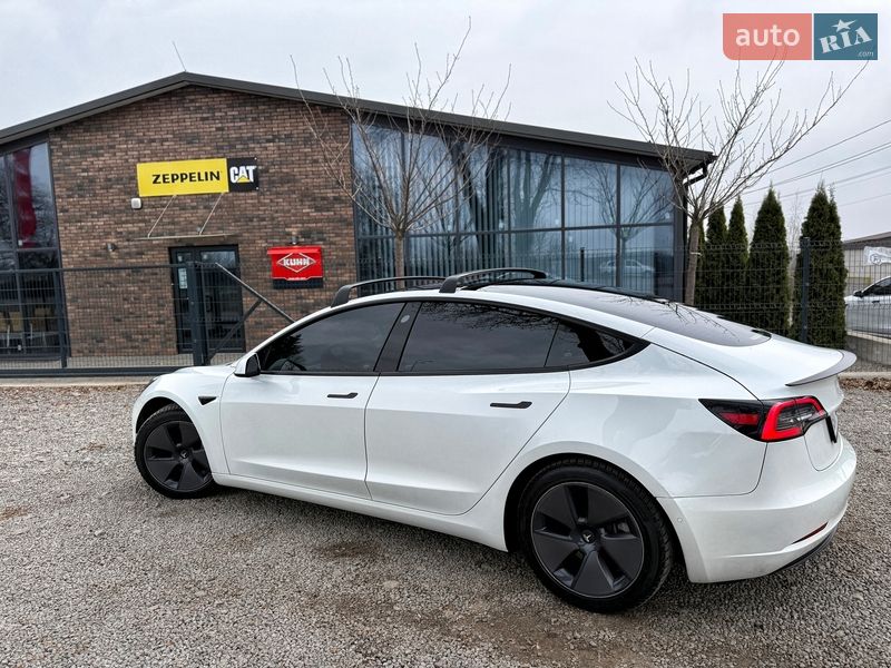 Седан Tesla Model 3 2021 в Виннице
