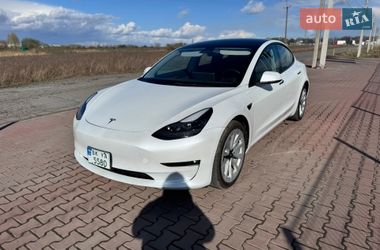 Седан Tesla Model 3 2022 в Рівному