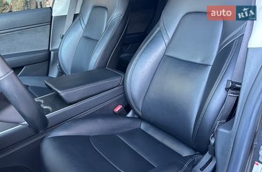 Седан Tesla Model 3 2018 в Ровно