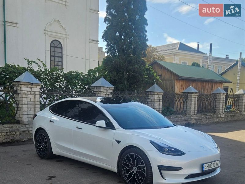 Седан Tesla Model 3 2023 в Глухове