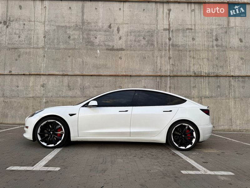 Седан Tesla Model 3 2021 в Одессе