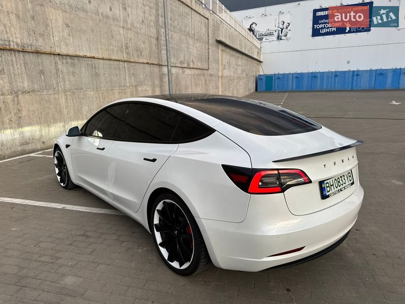 Седан Tesla Model 3 2021 в Одессе