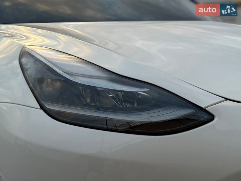 Седан Tesla Model 3 2021 в Одессе