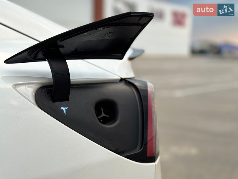 Седан Tesla Model 3 2021 в Одессе