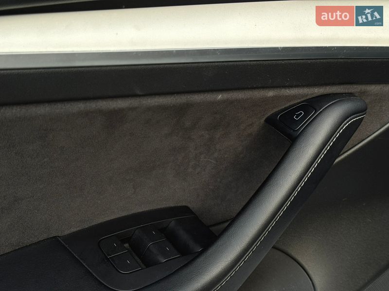 Седан Tesla Model 3 2021 в Одессе