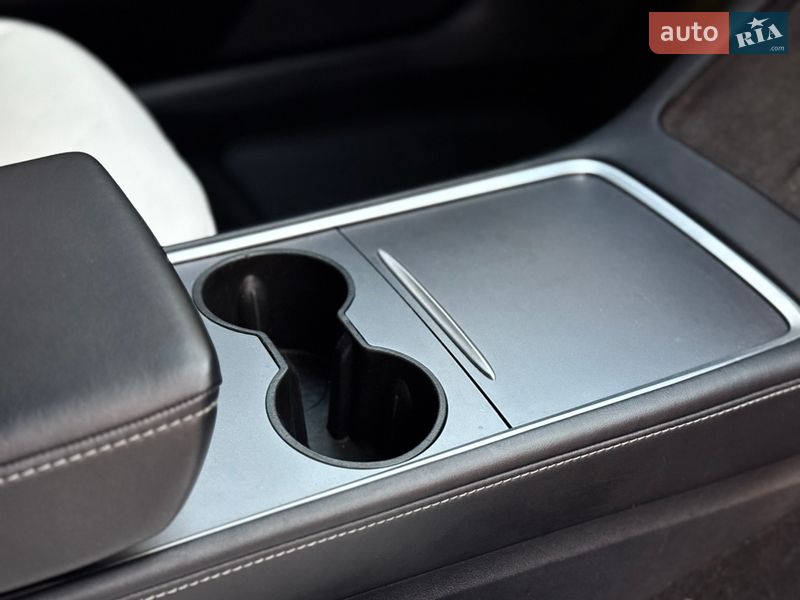 Седан Tesla Model 3 2021 в Одессе