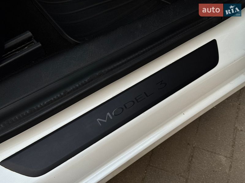 Седан Tesla Model 3 2021 в Одессе