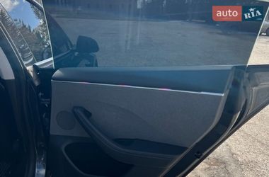 Седан Tesla Model 3 2024 в Валках