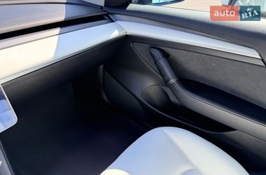 Седан Tesla Model 3 2021 в Львове