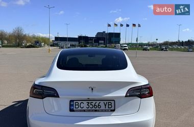 Седан Tesla Model 3 2021 в Львове