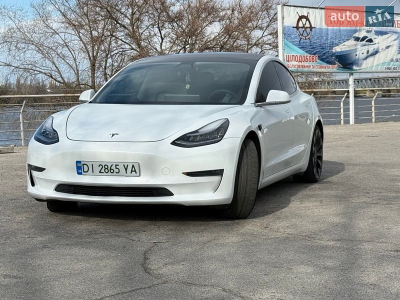 Седан Tesla Model 3 2019 в Днепре