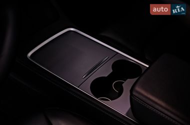 Седан Tesla Model 3 2021 в Одессе