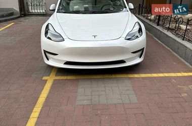 Седан Tesla Model 3 2021 в Києві