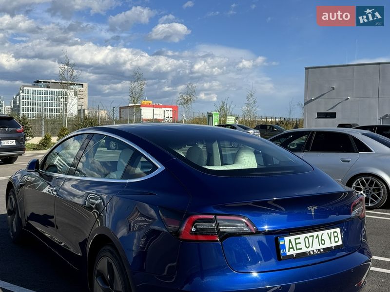 Седан Tesla Model 3 2019 в Одессе