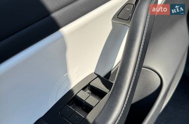 Седан Tesla Model 3 2019 в Одессе