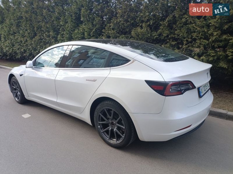 Седан Tesla Model 3 2019 в Києві