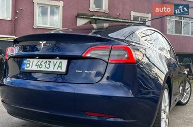 Седан Tesla Model 3 2018 в Ирпене