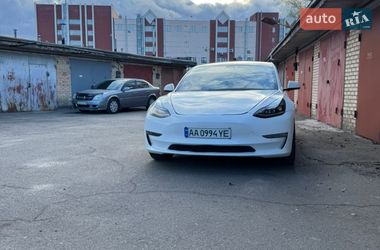 Седан Tesla Model 3 2022 в Киеве