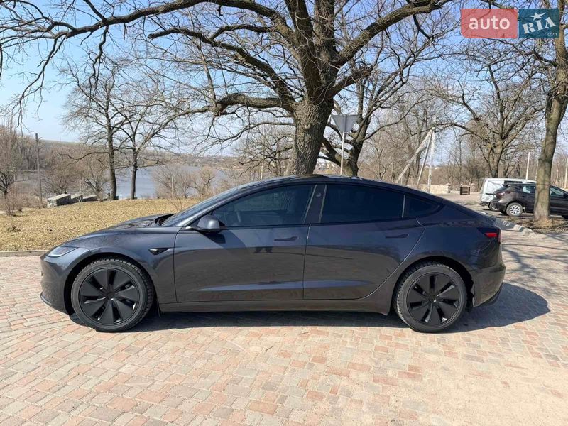 Седан Tesla Model 3 2024 в Кропивницком