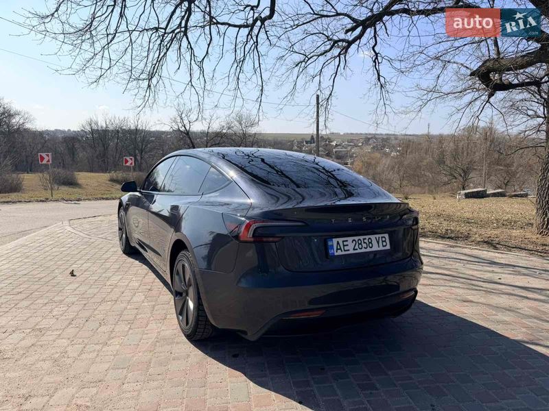 Седан Tesla Model 3 2024 в Кропивницком