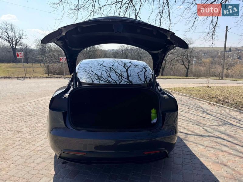 Седан Tesla Model 3 2024 в Кропивницком