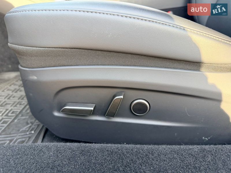Седан Tesla Model 3 2024 в Кропивницком