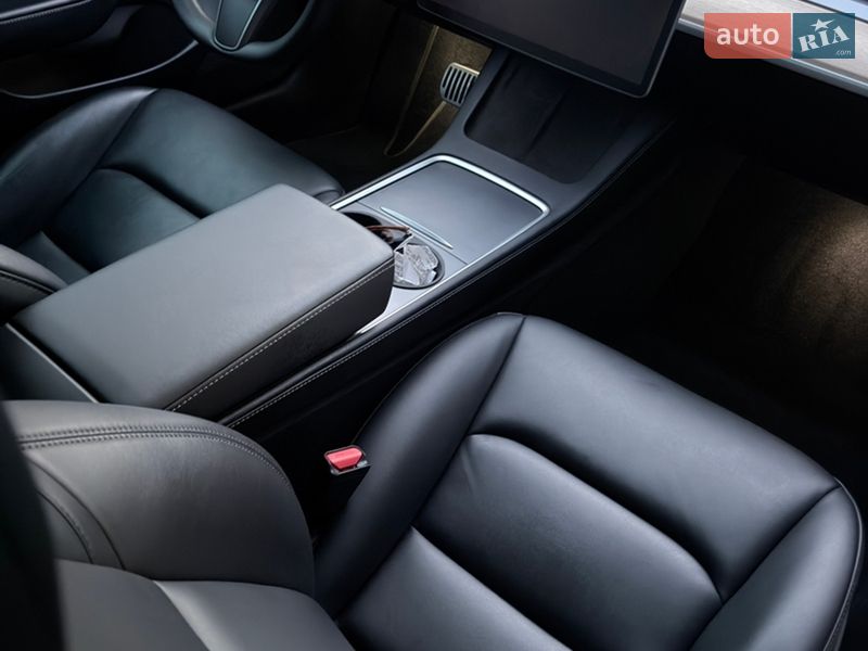 Седан Tesla Model 3 2022 в Запоріжжі