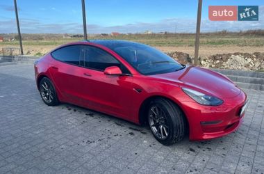 Седан Tesla Model 3 2022 в Львове