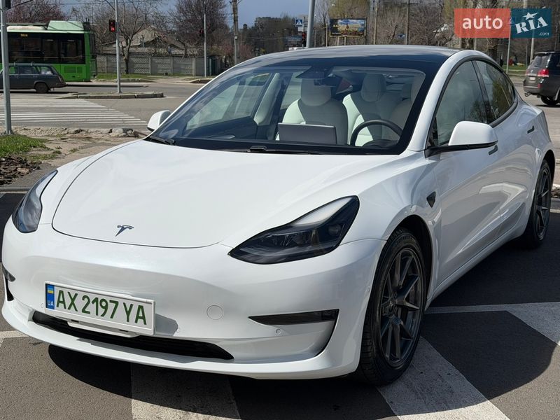 Седан Tesla Model 3 2021 в Харькове