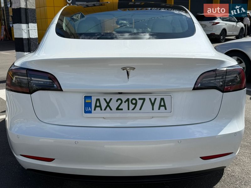 Седан Tesla Model 3 2021 в Харькове