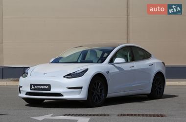 Седан Tesla Model 3 2020 в Киеве