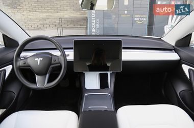 Седан Tesla Model 3 2020 в Киеве