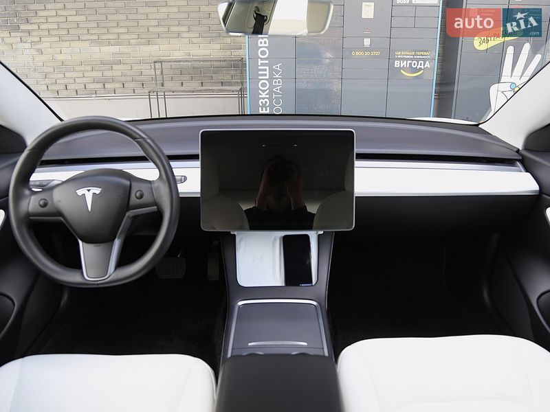 Седан Tesla Model 3 2020 в Киеве