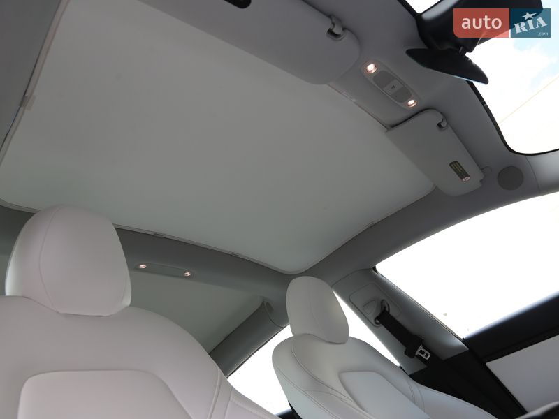 Седан Tesla Model 3 2020 в Киеве