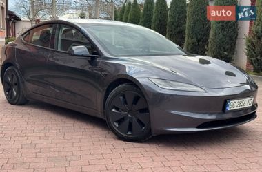 Седан Tesla Model 3 2024 в Стрые